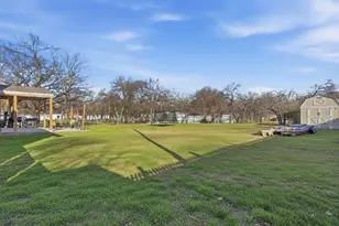 913 Carpenter St, Azle, TX 76020 - Photo 26