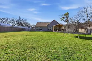 913 Carpenter St, Azle, TX 76020 - Photo 16