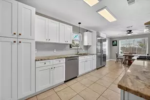 2215 Shady Meadow Ct, Arlington, TX 76013 - Photo 14