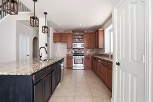 560 Vickie St, Crowley, TX 76036 - Photo 14