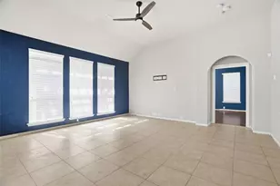 560 Vickie St, Crowley, TX 76036 - Photo 6