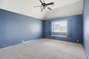 560 Vickie St, Crowley, TX 76036 - Photo 32