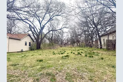 217 W Acheson Street, Denison, TX 75020 - Photo 2