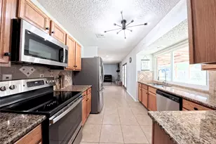 5914 Freemans Farm St, San Antonio, TX 78233 - Photo 8