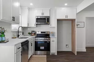 609 S Ayers Ave, Fort Worth, TX 76103 - Photo 4