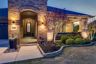 9900 Silver Rock Way, Denton, TX 76207 - Photo 4