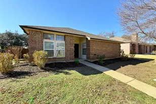 980 Mauve Dr, Lewisville, TX 75067 - Photo 1