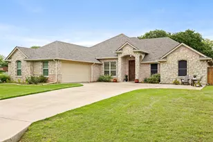 8500 Auburn Ct, Granbury, TX 76049 - Photo 2