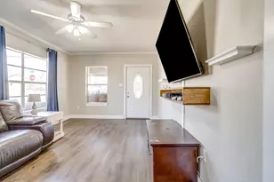 1215 N Elm St, Weatherford, TX 76086 - Photo 2