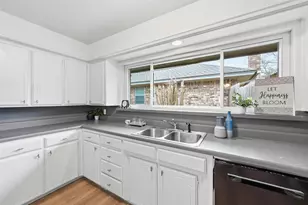 1709 Princeton Dr, Arlington, TX 76015 - Photo 14