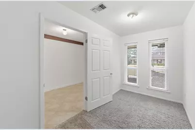 1709 Princeton Drive, Arlington, TX 76015 - Photo 4