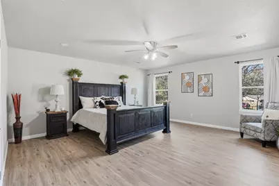 2808 Sky Harbour Drive, Granbury, TX 76049 - Photo 22
