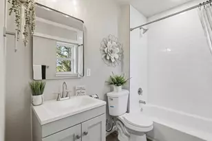 2808 Sky Harbour Dr, Granbury, TX 76049 - Photo 10