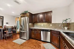 922 S Greenstone Ln, Duncanville, TX 75137 - Photo 8