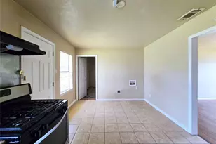 12121 Hoblitzelle Dr, Dallas, TX 75243 - Photo 14