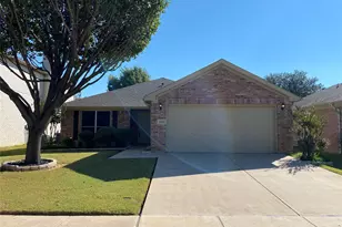 1835 Woodchase Dr, Fort Worth, TX 76120 - Photo 2