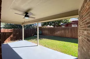 1835 Woodchase Dr, Fort Worth, TX 76120 - Photo 2