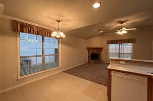 1835 Woodchase Dr, Fort Worth, TX 76120 - Photo 8
