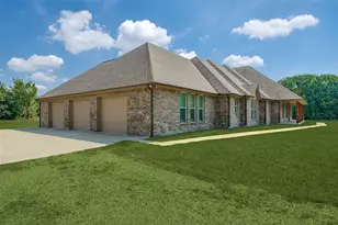 643 County Rd 2255, Telephone, TX 75488 - Photo 38