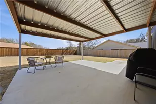 904 E College St, Athens, TX 75751 - Photo 18