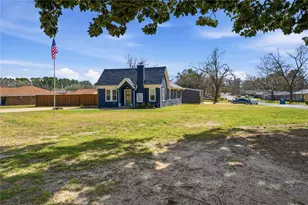 904 E College St, Athens, TX 75751 - Photo 2