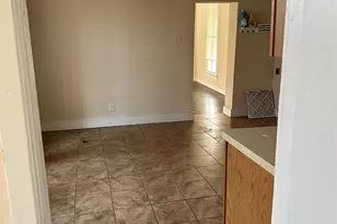 607 NW Main St, Ennis, TX 75119 - Photo 10