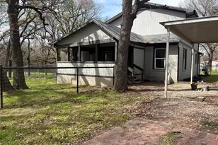 150 Ash Creek Ct, Springtown, TX 76082 - Photo 2