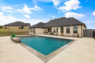 716 Coastal Meadows Ct, Granbury, TX 76049 - Photo 32