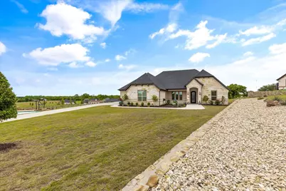 716 Coastal Meadows Court, Granbury, TX 76049 - Photo 4