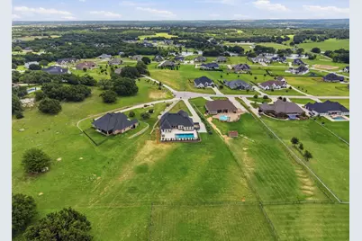 716 Coastal Meadows Court, Granbury, TX 76049 - Photo 38
