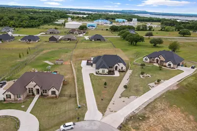 716 Coastal Meadows Court, Granbury, TX 76049 - Photo 38