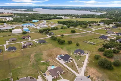 716 Coastal Meadows Court, Granbury, TX 76049 - Photo 36