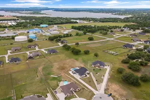 716 Coastal Meadows Ct, Granbury, TX 76049 - Photo 36