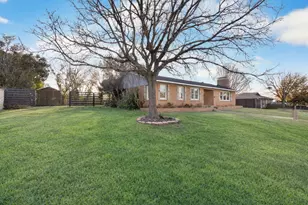 2208 Lake Ridge Cir, Waco, TX 76710 - Photo 8