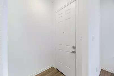 9920 Hennings Street, Irving, TX 75063 - Photo 8