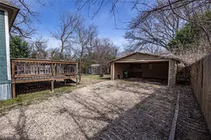 929 N 12th St, Waco, TX 76707 - Photo 18