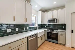 2207 Arbor Creek Dr, Carrollton, TX 75010 - Photo 8