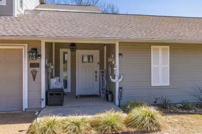 688 Harbor Drive N, Azle, TX 76020 - Photo 2