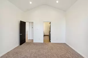 2114 Spikes St, Grand Prairie, TX 75051 - Photo 12