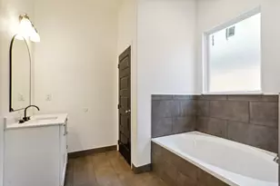 2114 Spikes St, Grand Prairie, TX 75051 - Photo 16