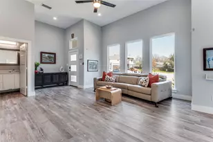 1620 Shadow Ln, Irving, TX 75060 - Photo 4