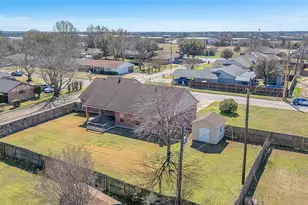 300 W McAfee St, Mabank, TX 75147 - Photo 32