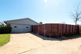 2119 Meadfoot Rd, Carrollton, TX 75007 - Photo 34
