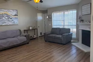 604 Red Coat Ln, Arlington, TX 76002 - Photo 6