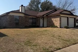 604 Red Coat Ln, Arlington, TX 76002 - Photo 2