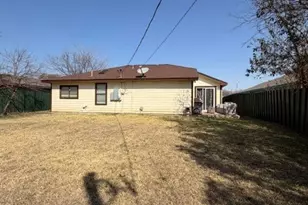 604 Red Coat Ln, Arlington, TX 76002 - Photo 32