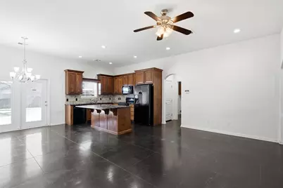 207 Hawk Ridge, Lacy Lakeview, TX 76705 - Photo 4