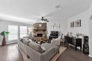 301 Noel Dr, McKinney, TX 75072 - Photo 4