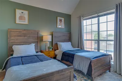 2130 Montclair Lane, Lewisville, TX 75067 - Photo 14