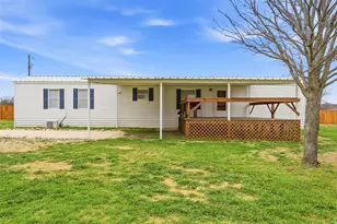 3100 Skylark St, Joshua, TX 76058 - Photo 2